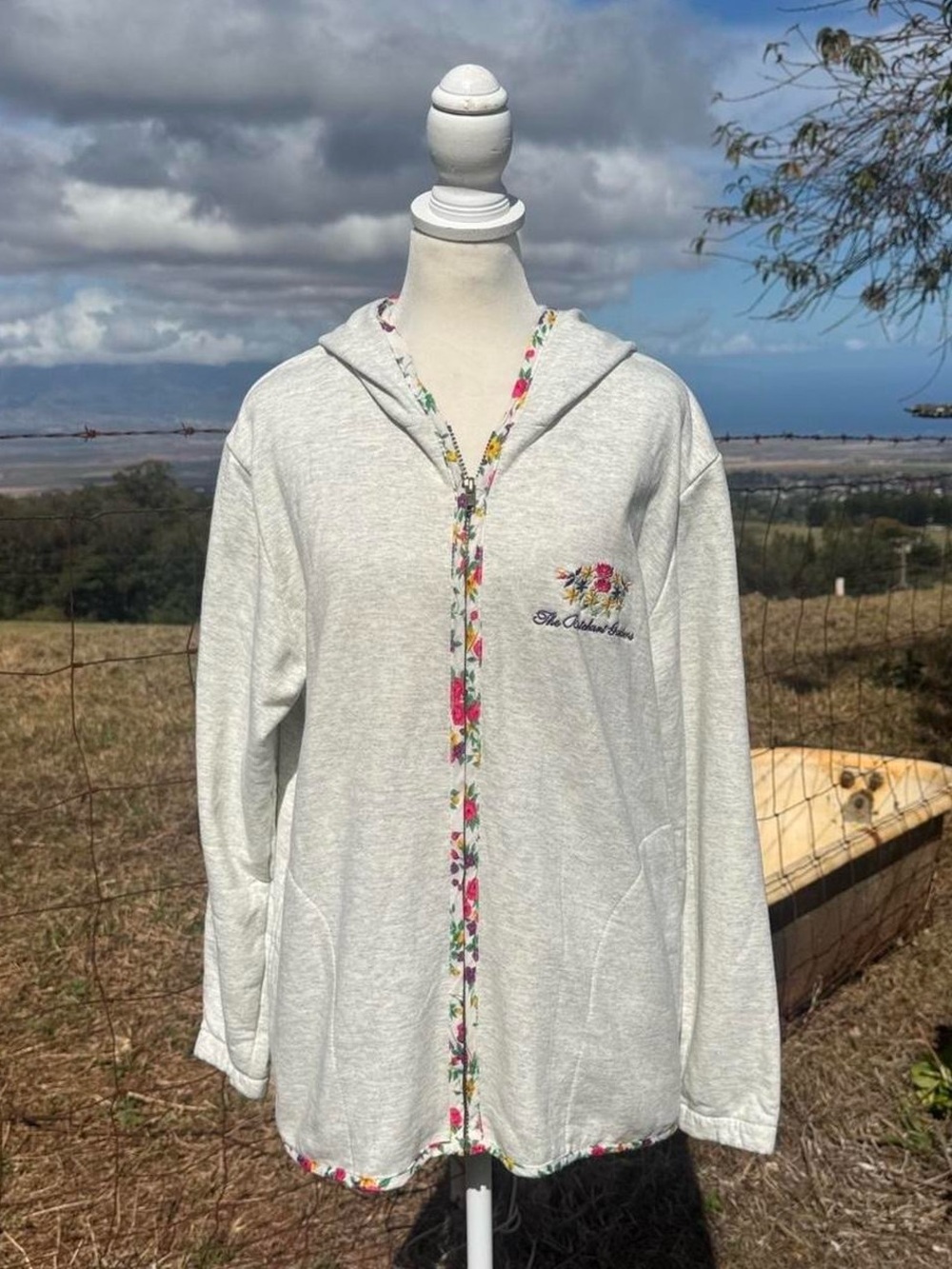 Vintage 90s Butchart  Gardens Canada cottagecore hooded zip up sweatshirt M